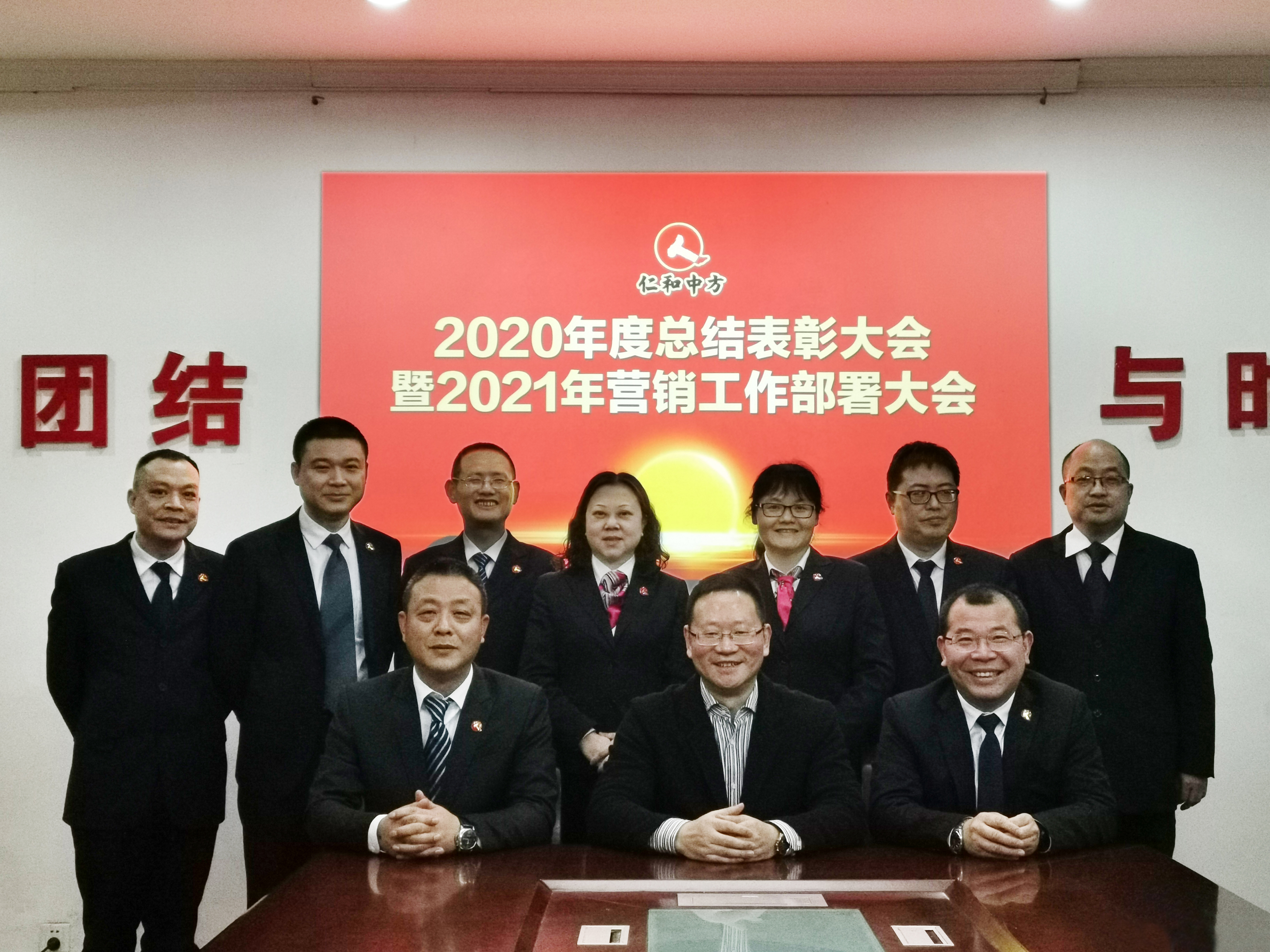 千帆再破千重浪，，，，，，迈步更上一层楼